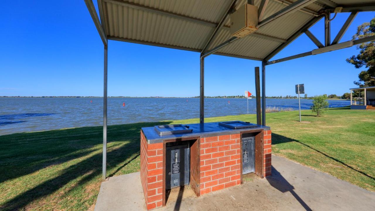 Lake Boga Caravan Park エクステリア 写真