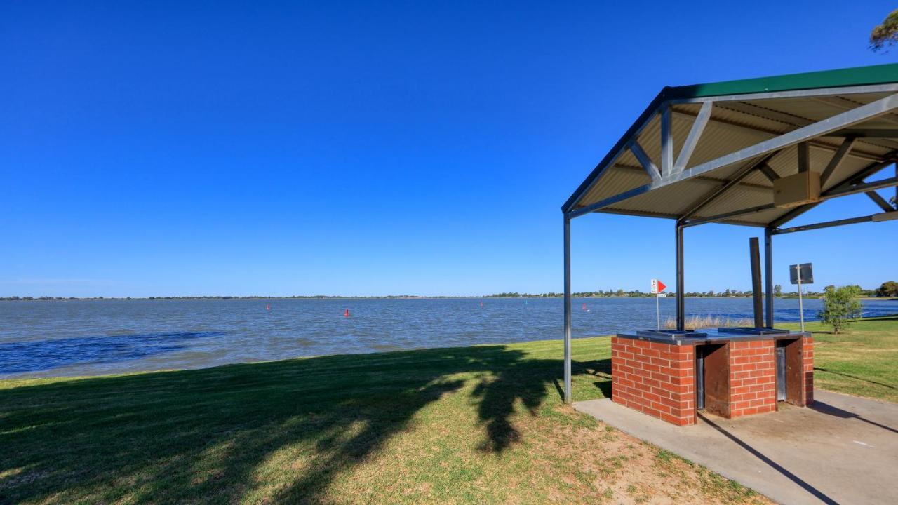 Lake Boga Caravan Park エクステリア 写真