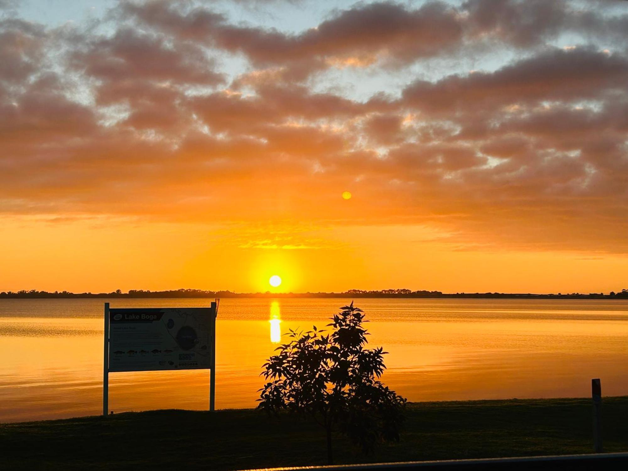 Lake Boga Caravan Park エクステリア 写真