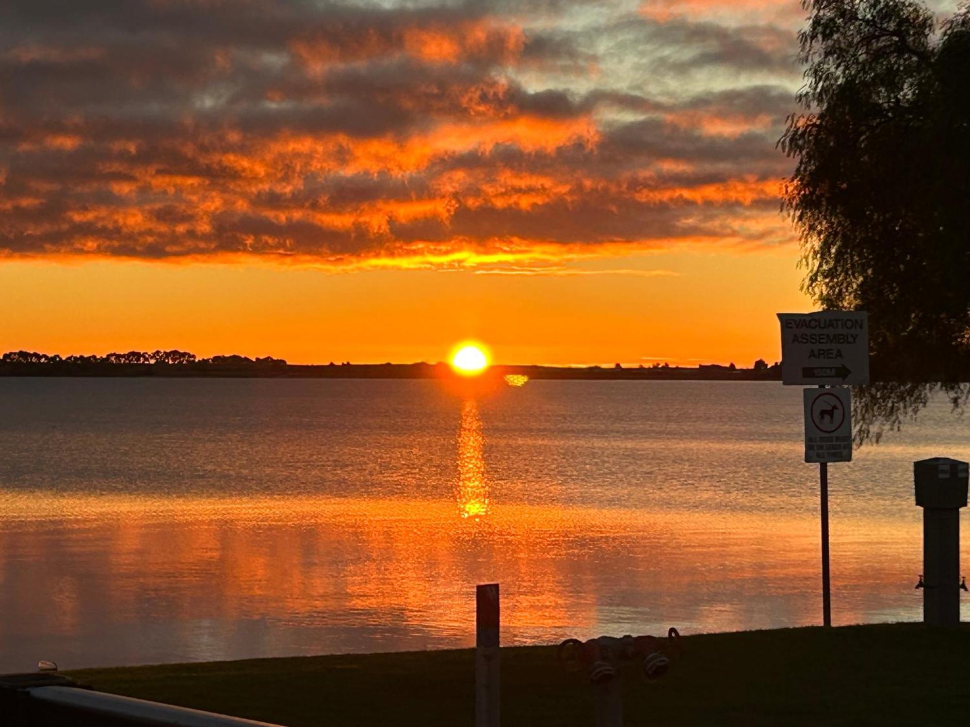 Lake Boga Caravan Park エクステリア 写真