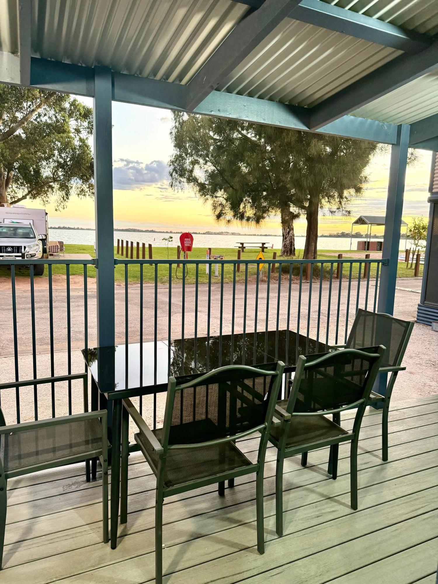 Lake Boga Caravan Park エクステリア 写真